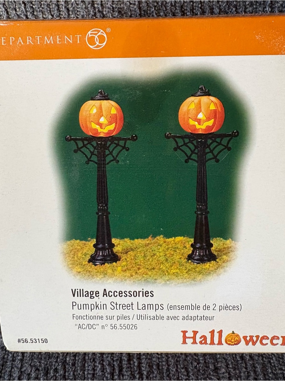 New PUMPKIN STREET LAMPS Dept 56 Snow Village Halloween Accessories 53150